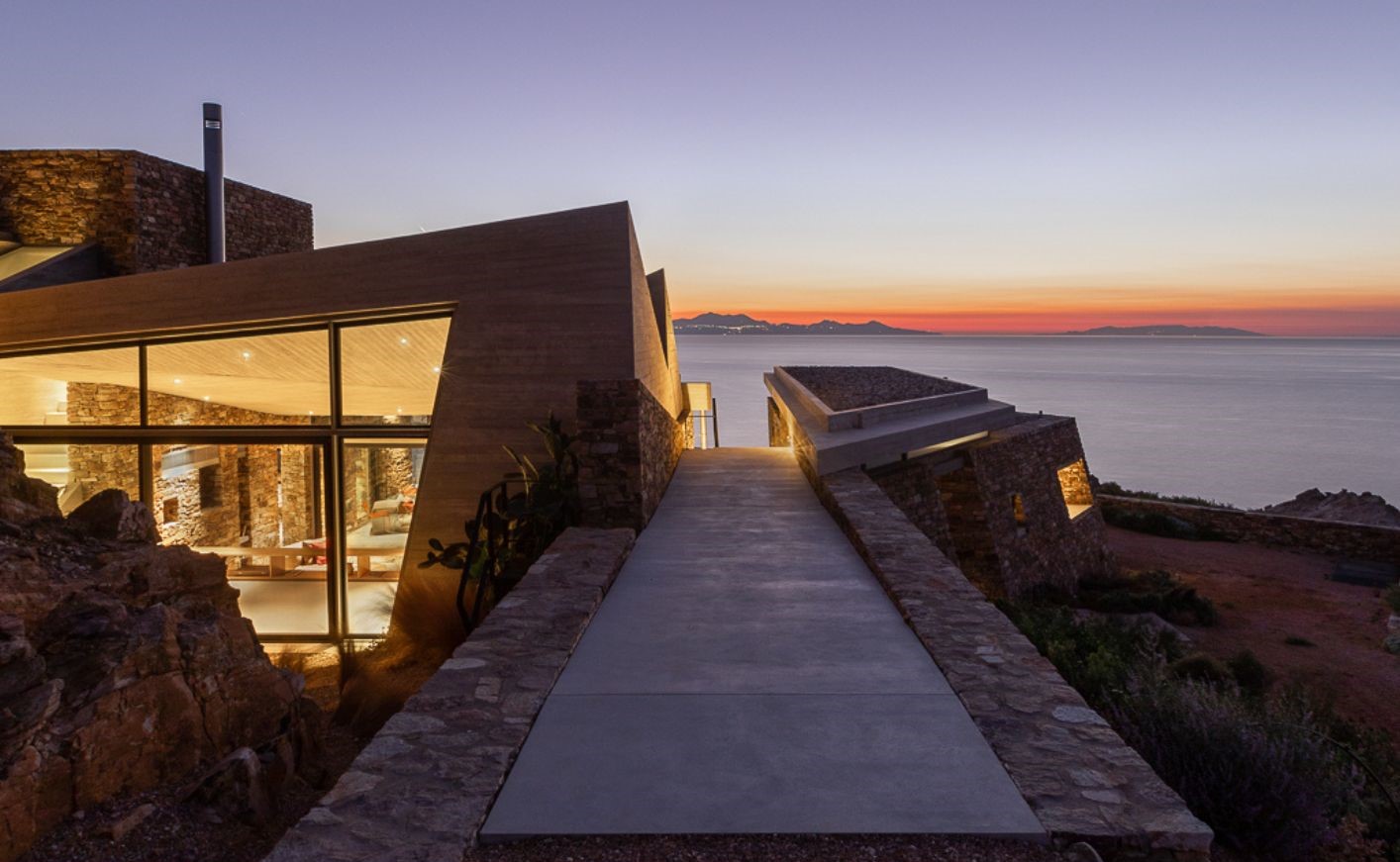 TOWARD THE SUN: SUMMERHOUSE IN ANTIPAROS